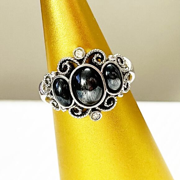 Avon Vintage Midnight Splendor Ring - Size 7 - Picture 2 of 5